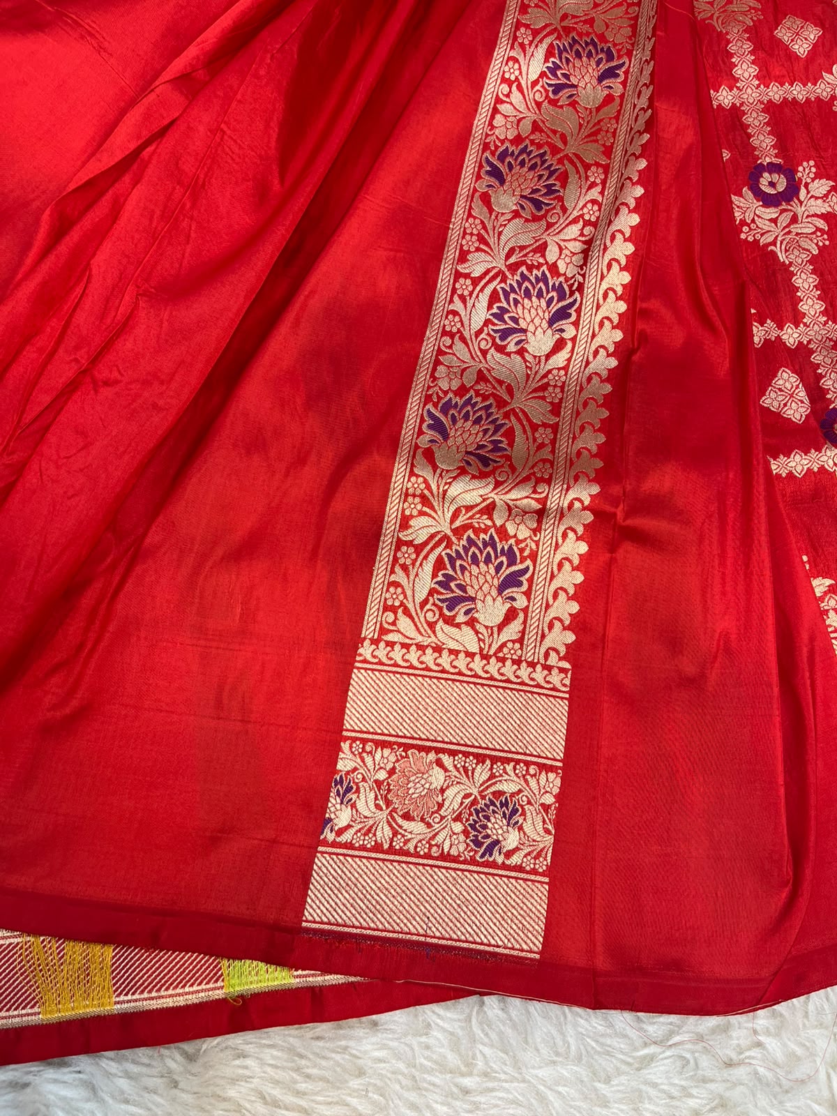 Vibrant Red Pure Katan Silk Banarasi Saree with Geometric Chowk Lattice & Paisley Meenakari