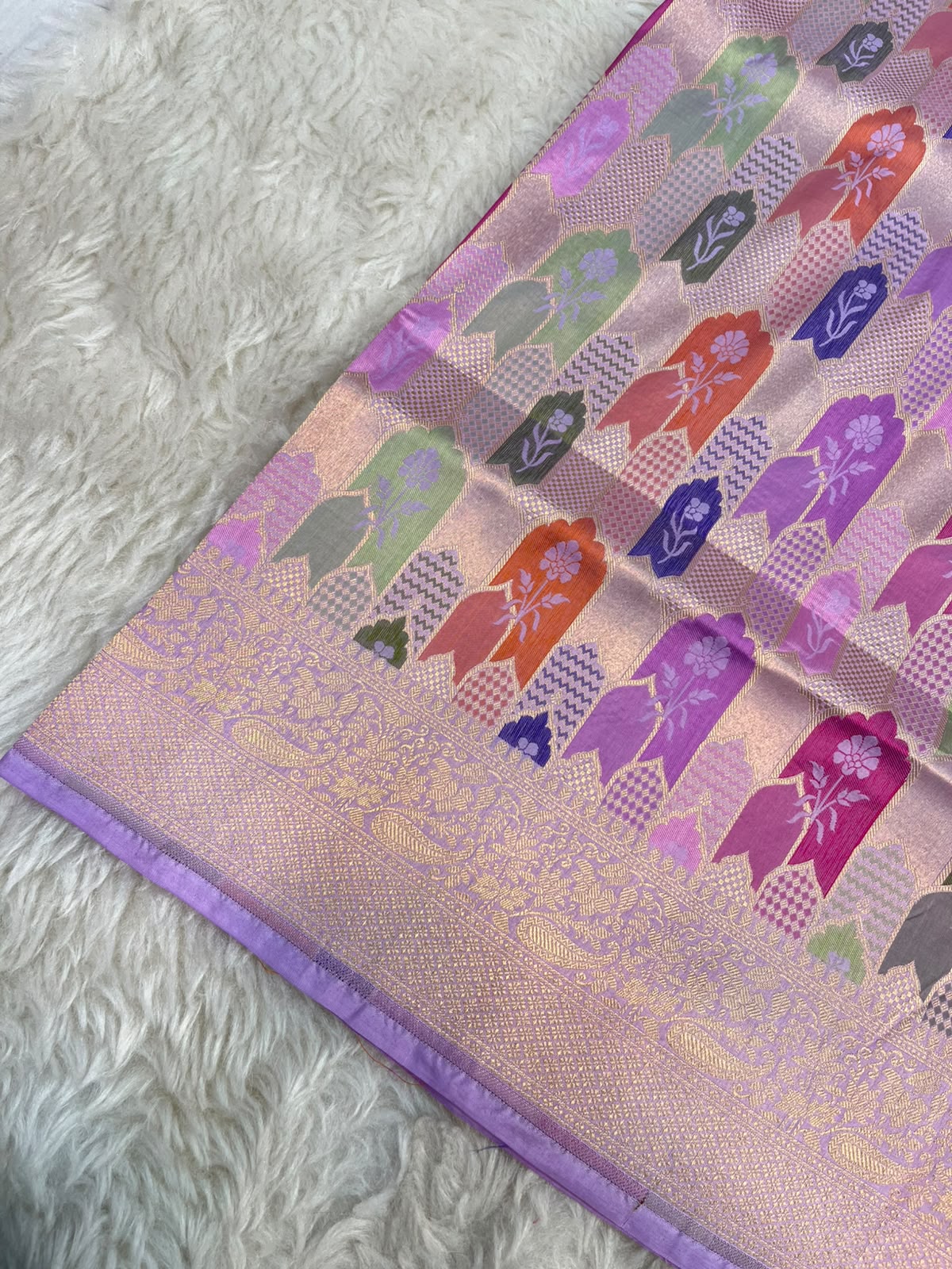Pastel Lavender Pure Katan Silk Banarasi Rangkat Saree with Gold Zari Arched Floral Motifs