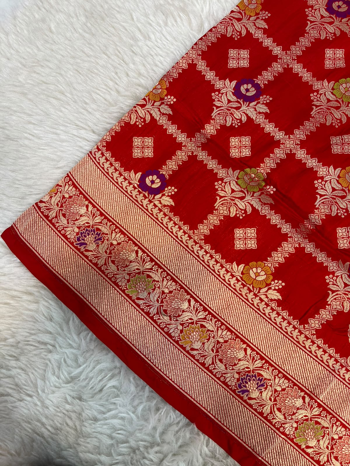 Vibrant Red Pure Katan Silk Banarasi Saree with Geometric Chowk Lattice & Paisley Meenakari
