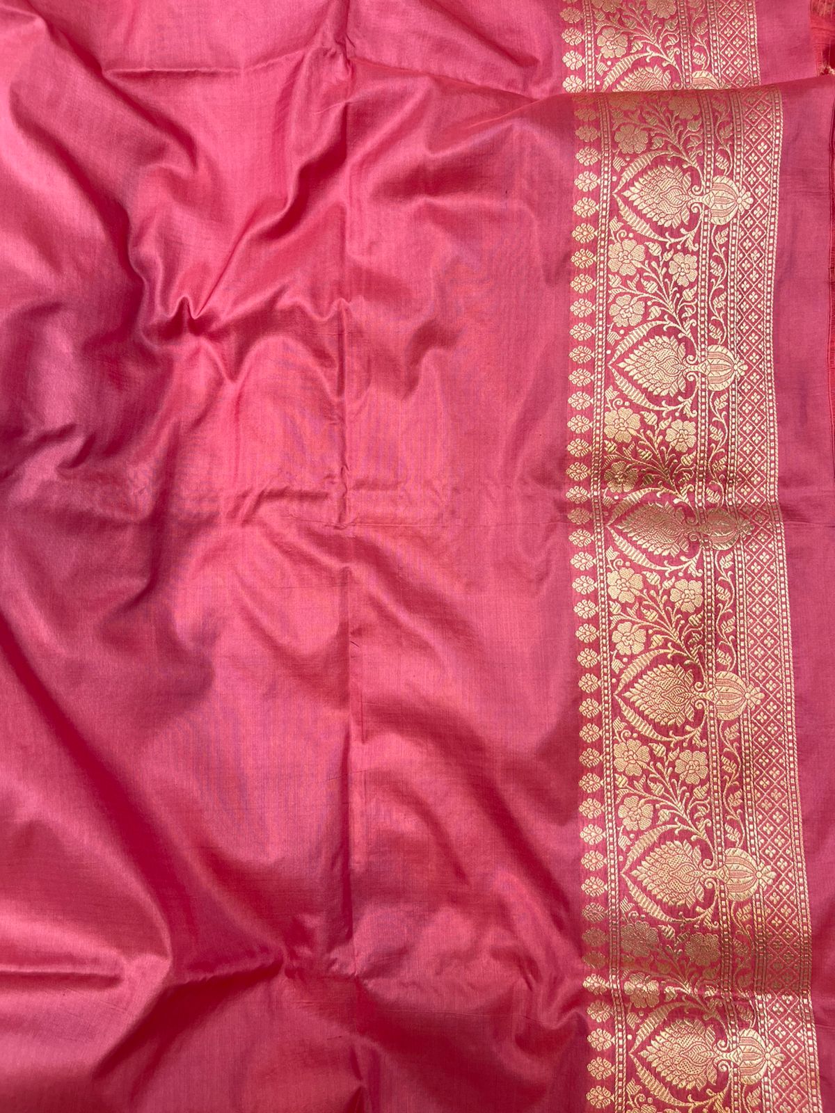 Exquisite Onion Pink Pure Katan Silk Banarasi Saree with Gold Zari Buti’s