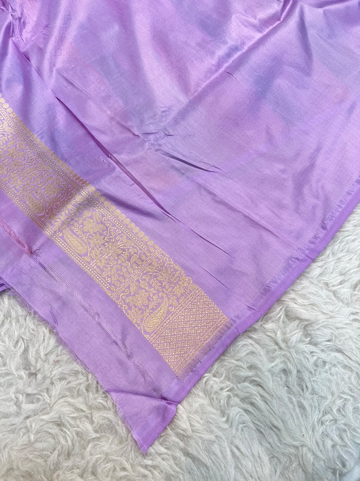Pastel Lavender Pure Katan Silk Banarasi Rangkat Saree with Gold Zari Arched Floral Motifs
