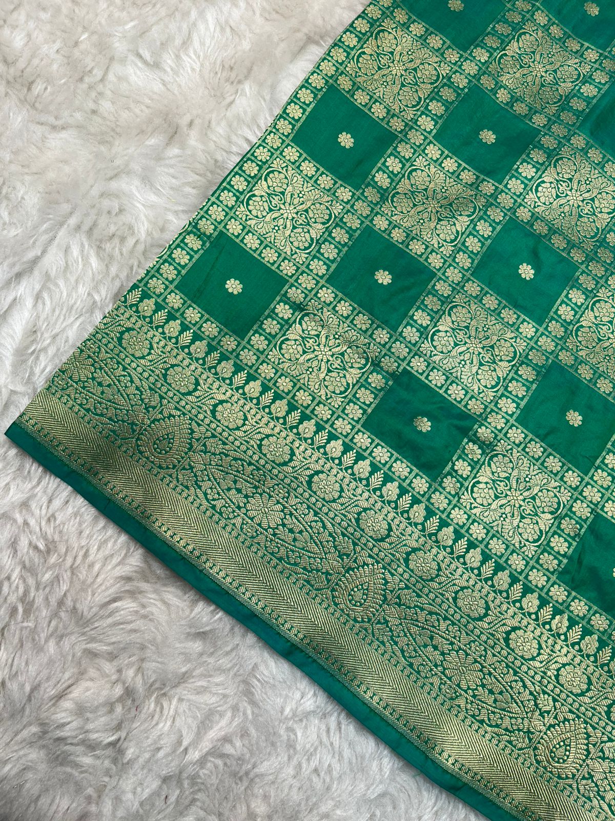 Peacock Green Pure Katan Silk Saree - Heritage Chaukadi Floral Square Weave