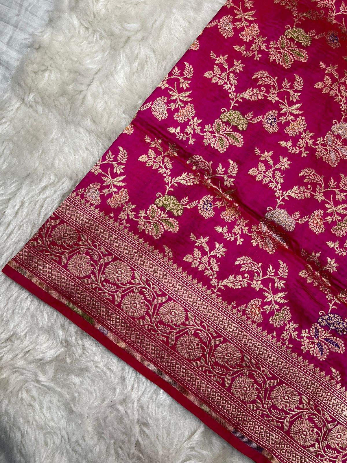 Dark Magenta Pink Pure Katan Silk Banarasi Saree – Elegant Gold Zari Jangla with Mint Green and Navy Blue Meenakari Accents
