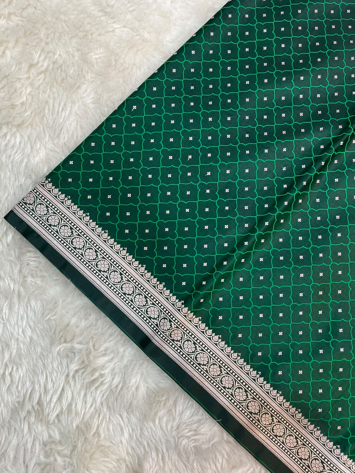 Forest Green Banarasi Mashru Silk Saree | Fine Booti Work & Traditional Border