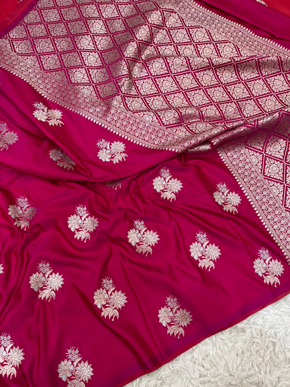 Deep Fuchsia Mashru Silk Saree featuring Traditional Sonarupa Buta and Jaal Pallu