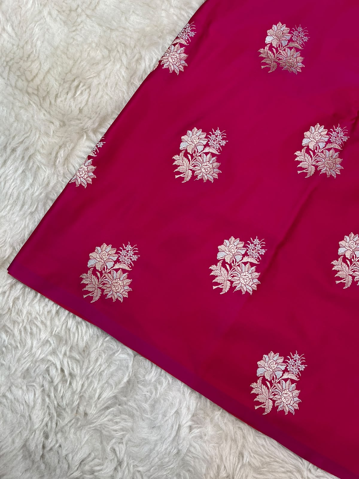 Deep Fuchsia Mashru Silk Saree featuring Traditional Sonarupa Buta and Jaal Pallu