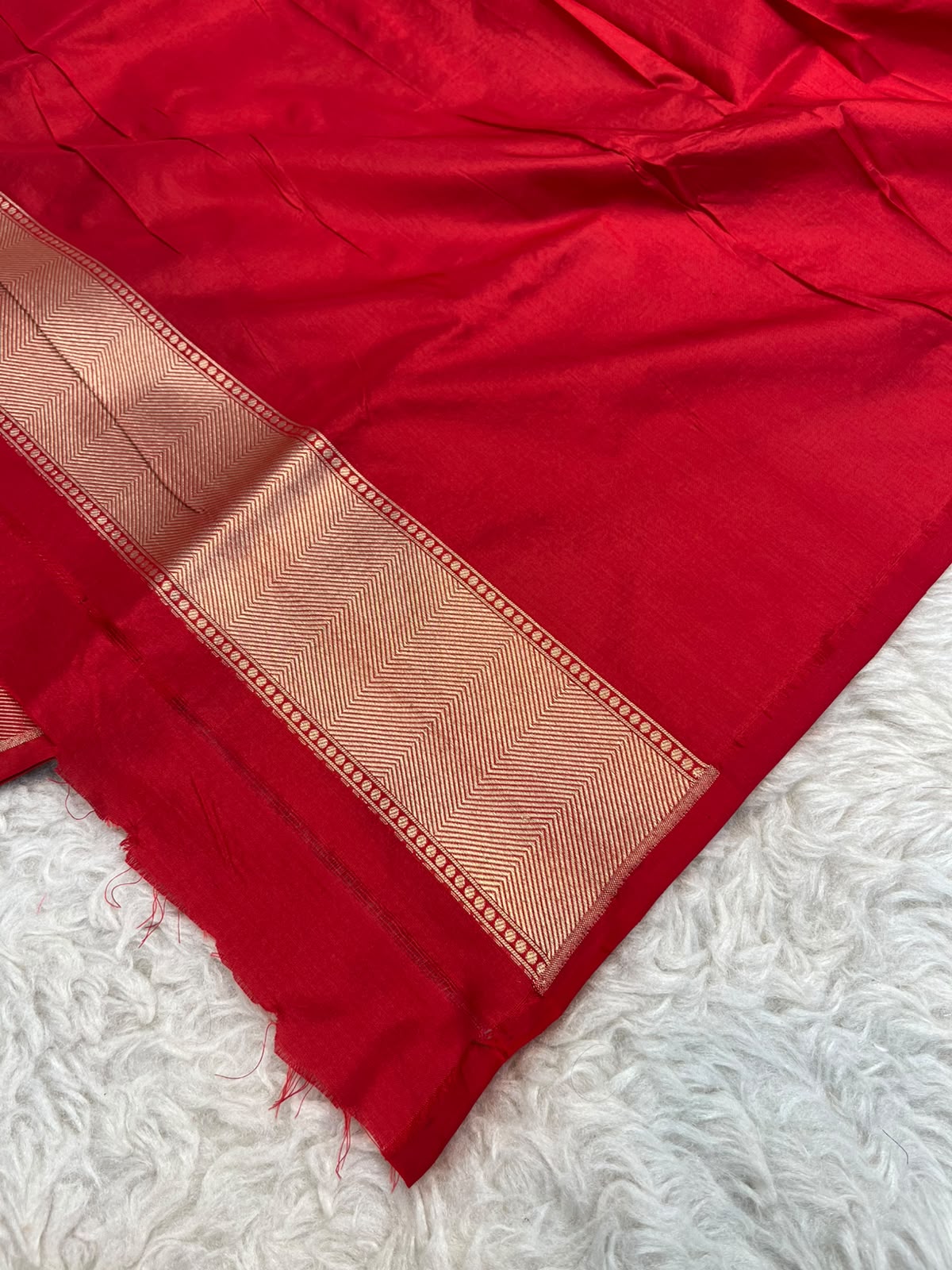 Crimson Red Pure Katan Silk Handloom Banarasi Rangkat Saree with Multicolor Diamond Floral Jaal